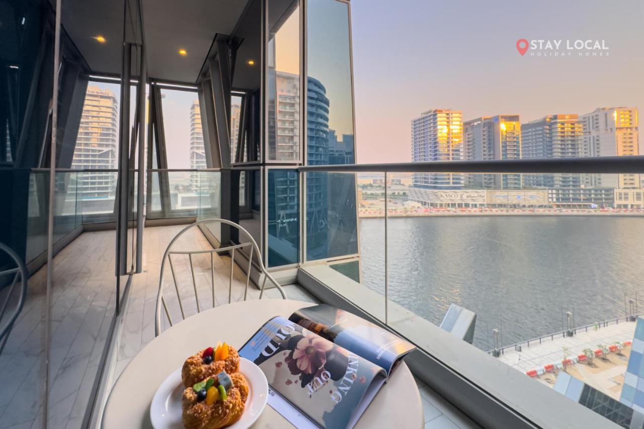 Modern Living with Canal Views, Near Burj Khalifa and World Trade Center