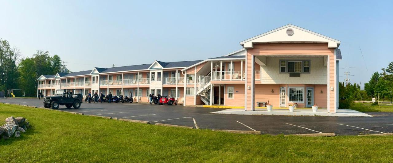 Great Lakes Motel — photo 1