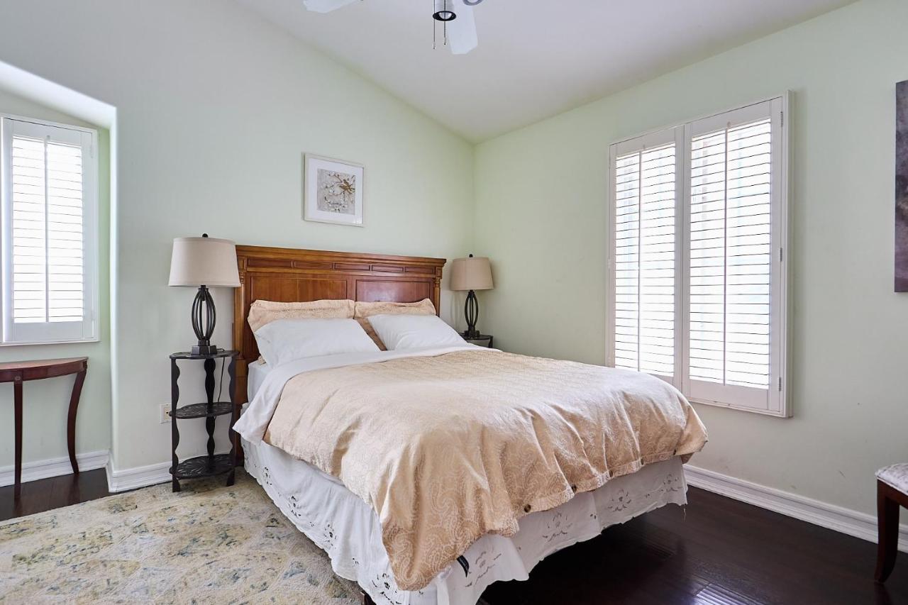 Hollywood Hills Homestay - 4