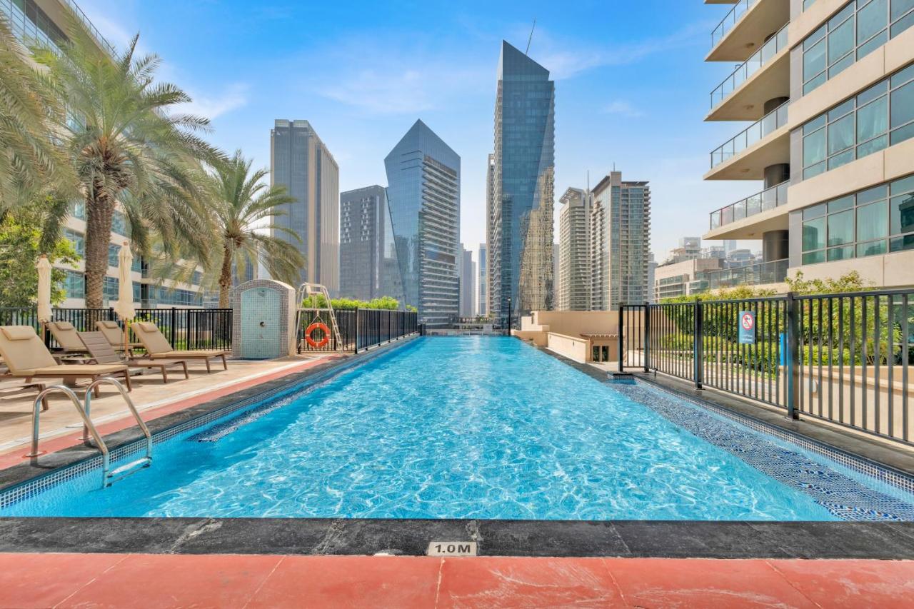 Dubai Marina Promenade 1BR Apartment with Pool near JBR - 4