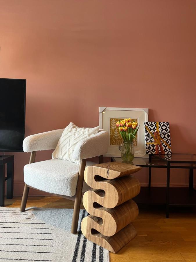 2 Bed, 2 Bath flat in Central London, Hosted by Laura Fellows