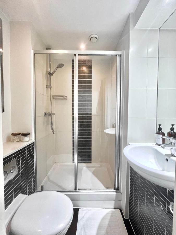 2 Bed, 2 Bath flat in Central London, Hosted by Laura Fellows - 3