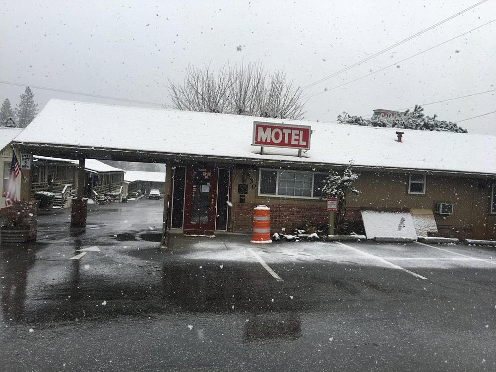 Colfax Motor Lodge — photo 9