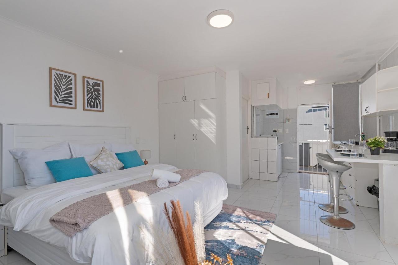 Stunning Ocean View Apt, Beach Walk & Promenade Access! - 3