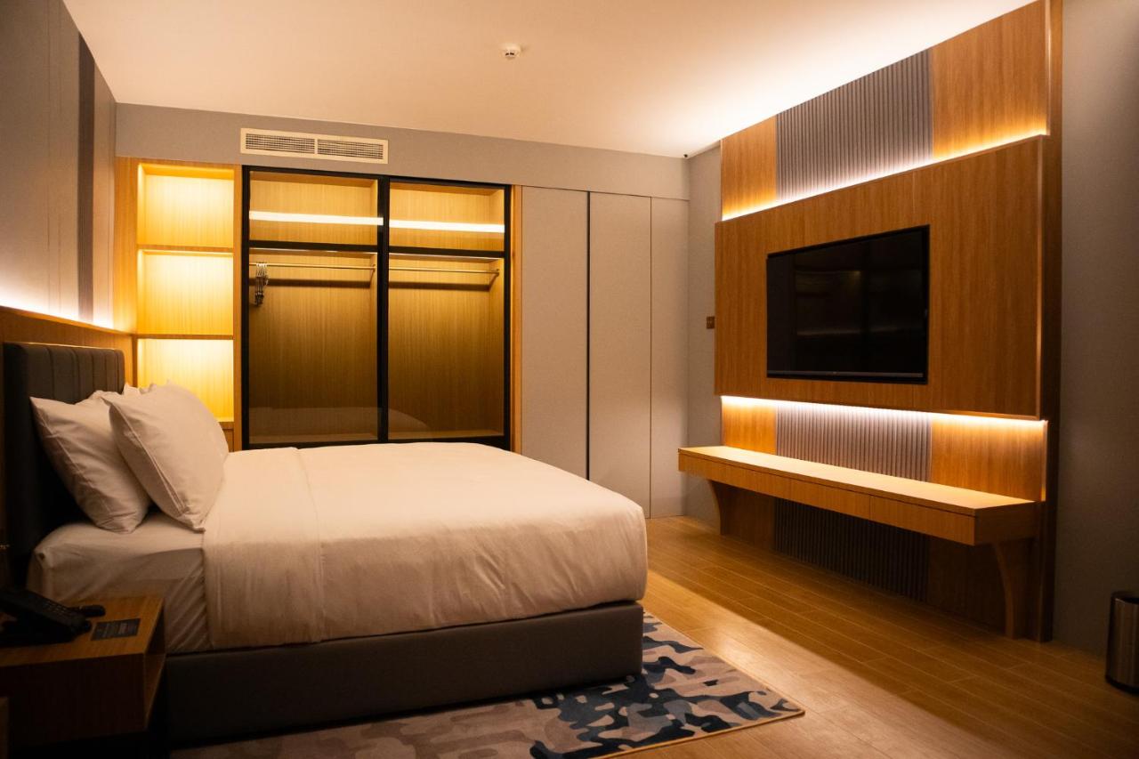 Aglow Hotel Harbor Bay Batam - 5