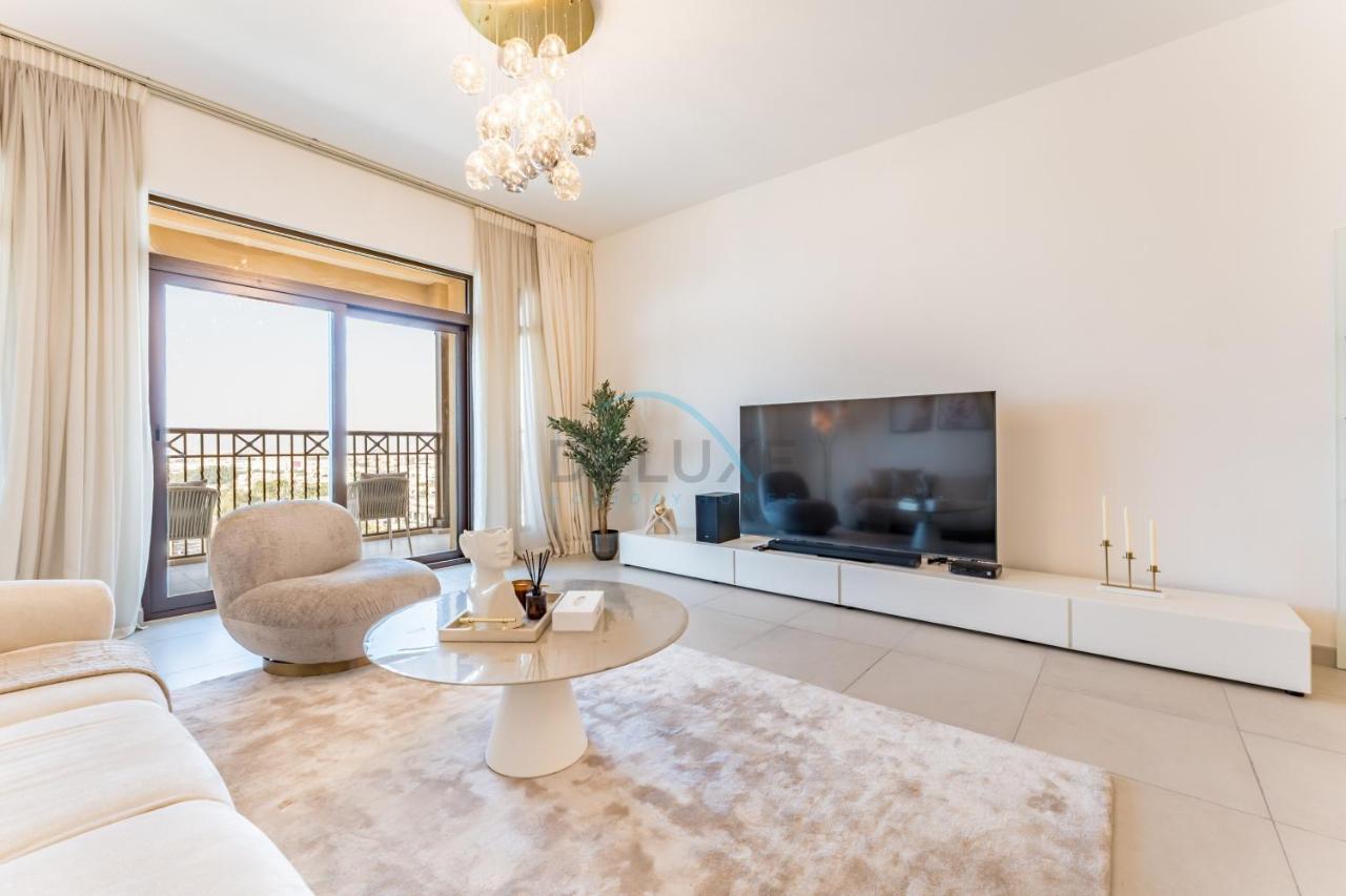 Balcony Overlooking Community 2BR with Assistant Room, Minutes Away From the Beach, Madinat Jumeirah Living Rahaal 2, Jumeirah by Deluxe Holiday Homes - 5