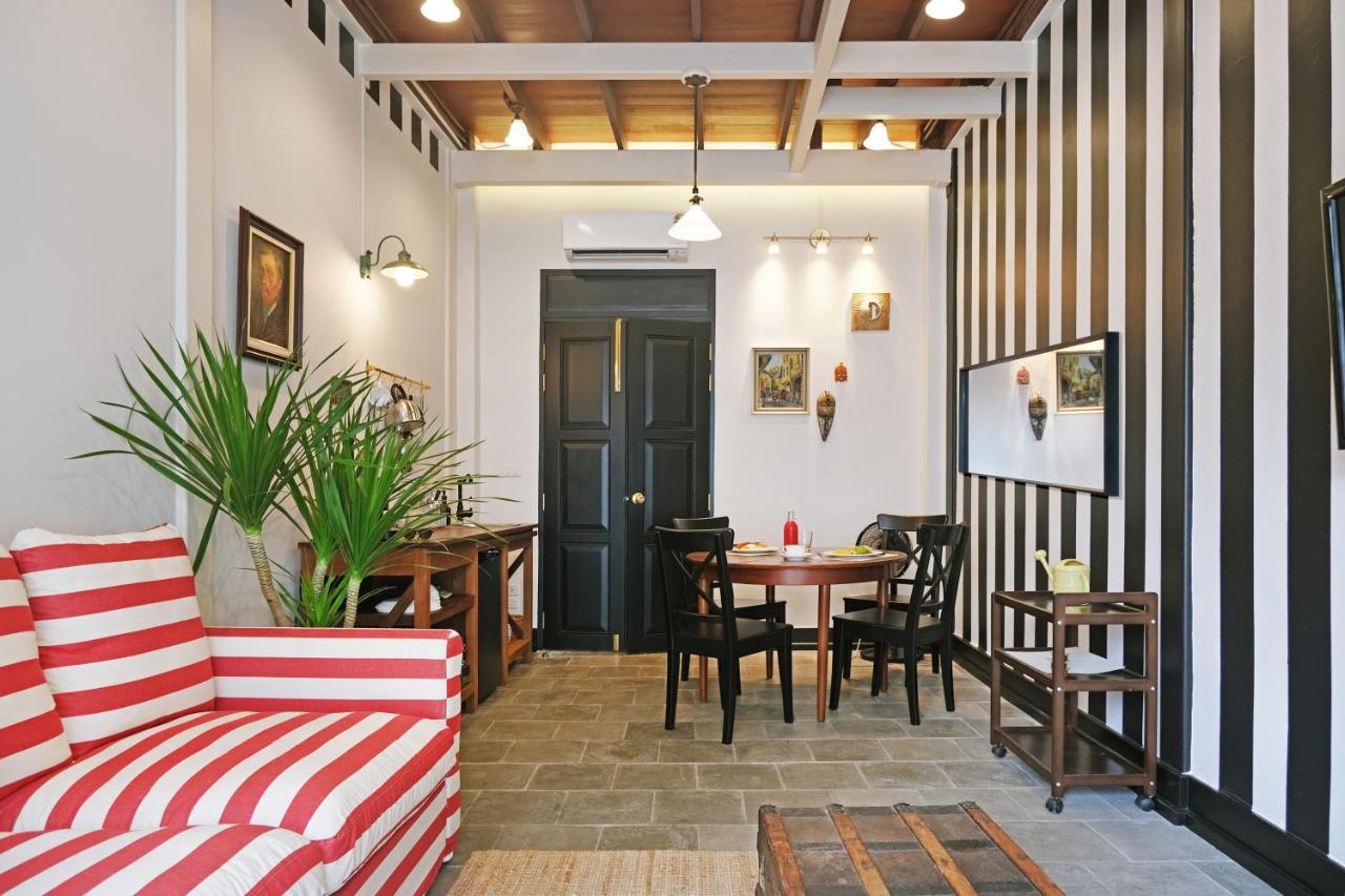 Stylist Siamese Design House Steps To Chinatown - Self Check In