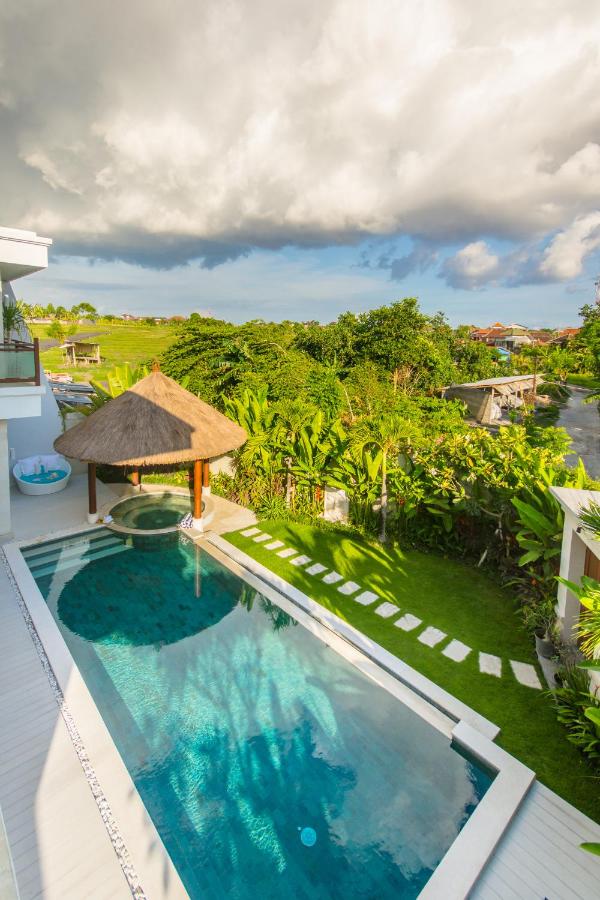 Golden Palm Villa photo 2