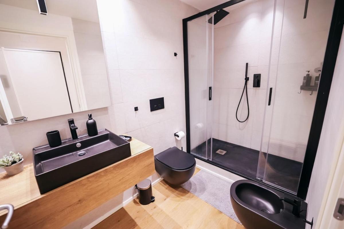 Central-Luxury Free Wi-Fi, AC - 3