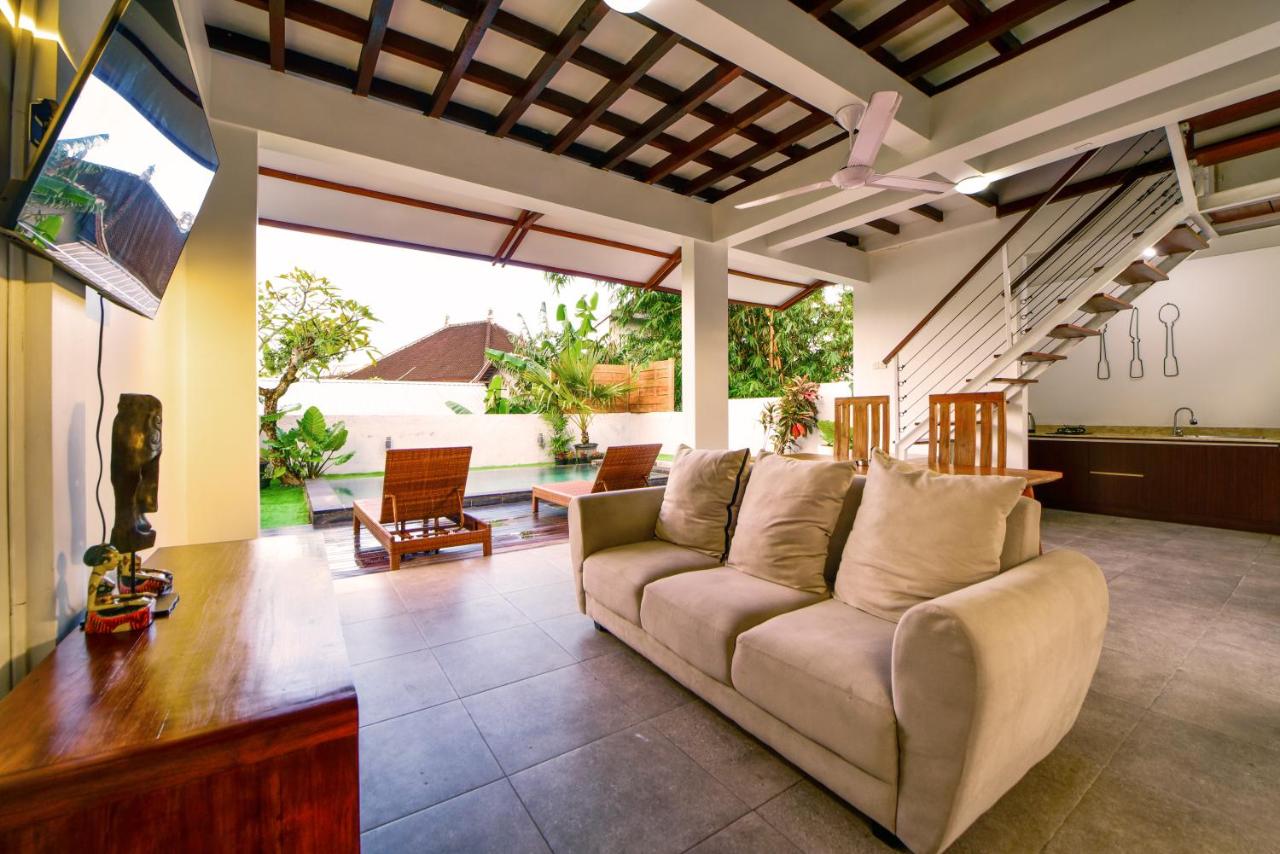 The Lumbung Wood Villa - 5