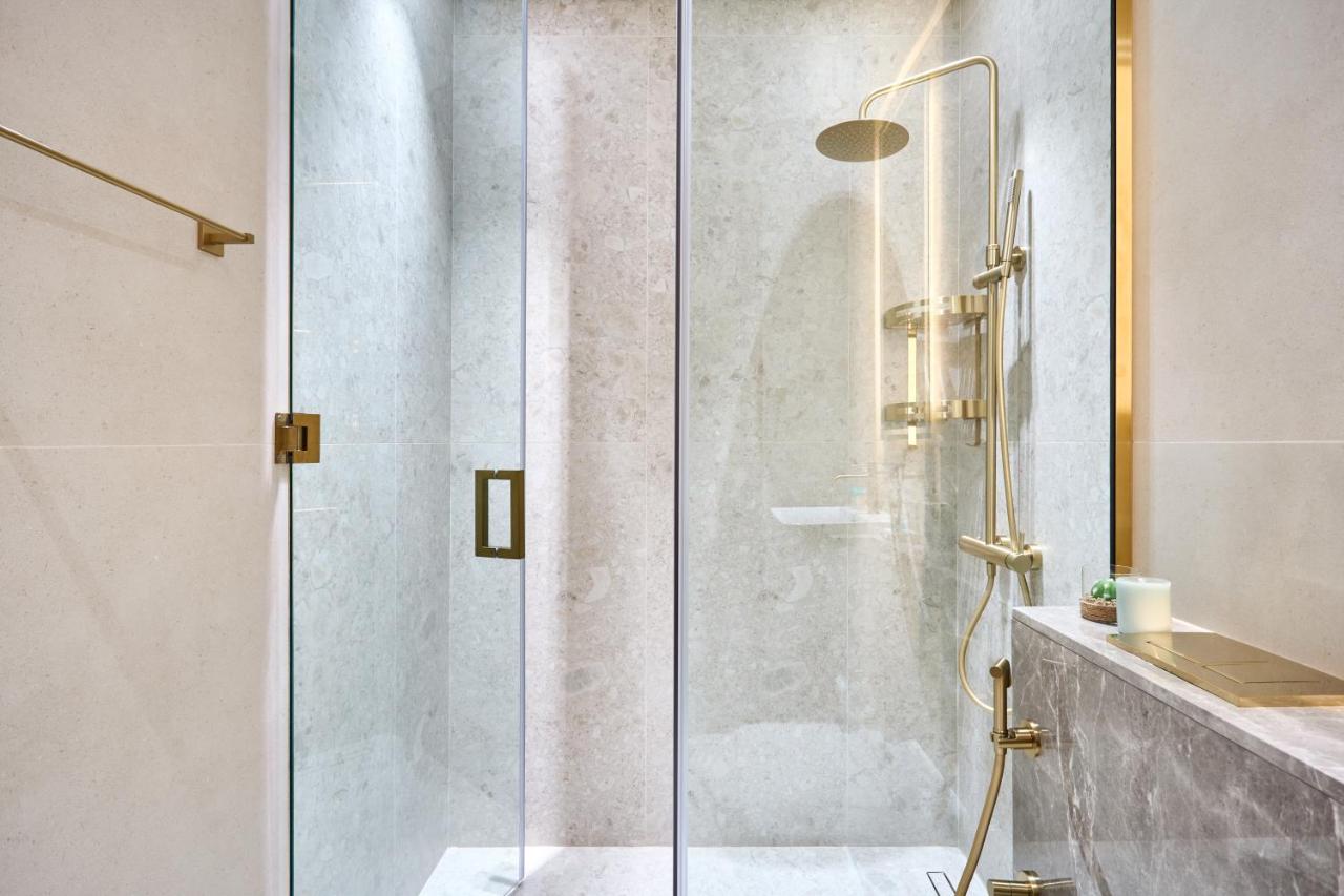 Charming Studio with Scenic Canal Views - 3