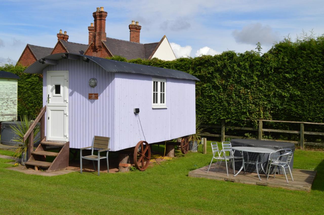 Family Shepherd Hut