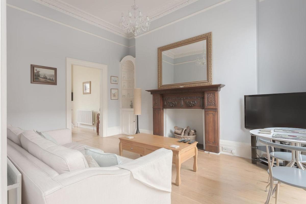 FFF Bright & Central & Elegant 1 Bed Home in Bath - 2