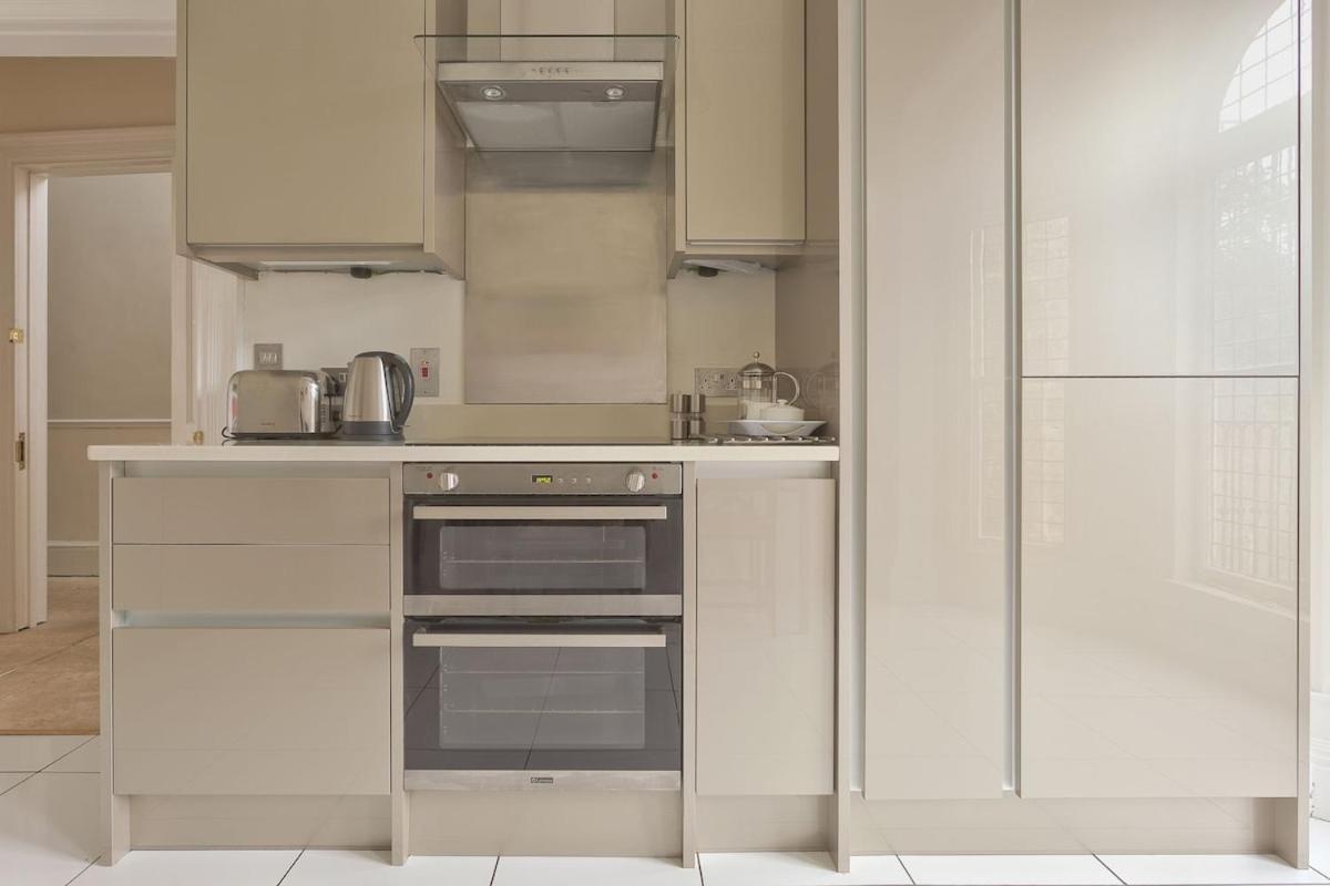 GFF Elegant & Central & Spacious 2 Bed Home with Garden - 3