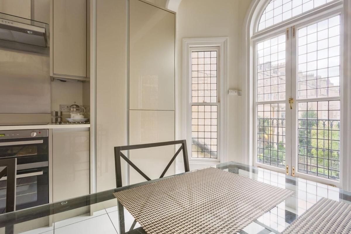 GFF Elegant & Central & Spacious 2 Bed Home with Garden - 4