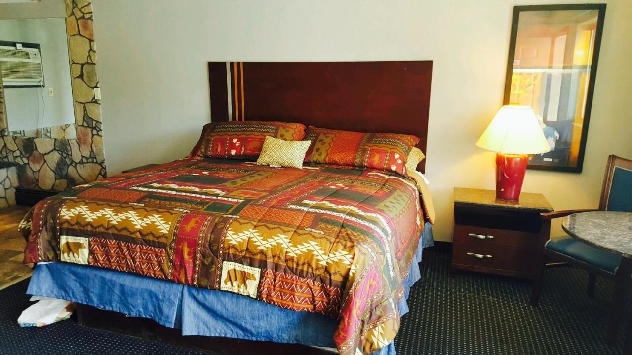 American Inn & Suites — photo 21