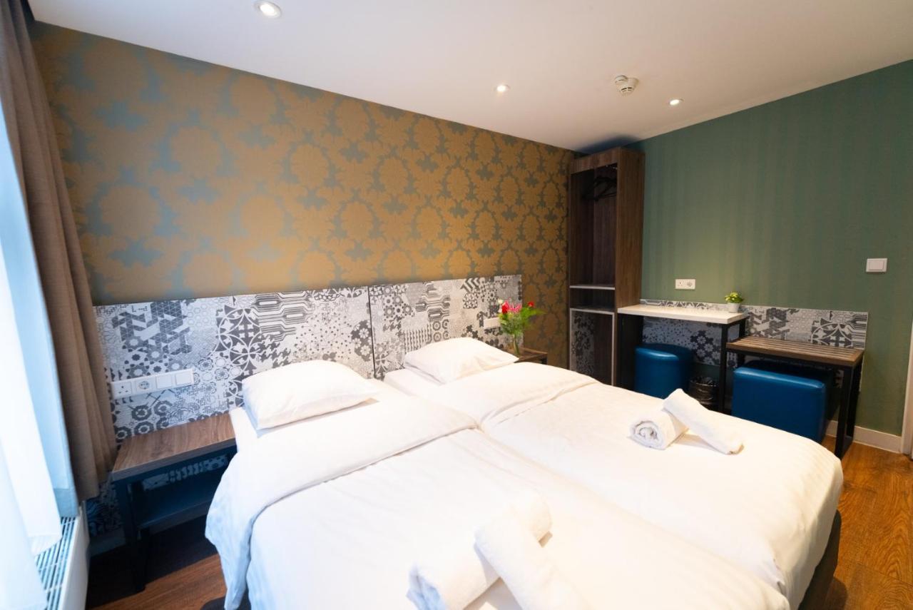 The Old Nickel Hotel - 3