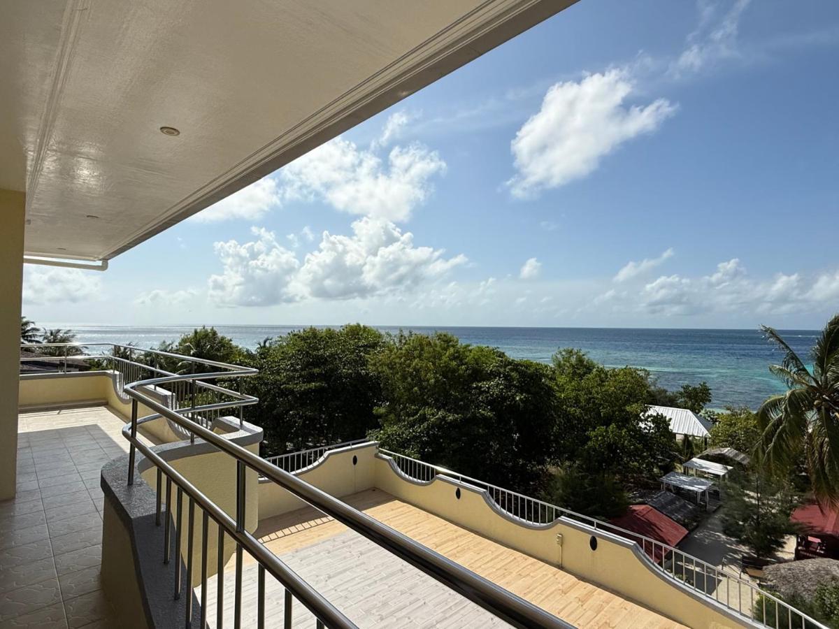 Noah Family Room with Seaview Balcony