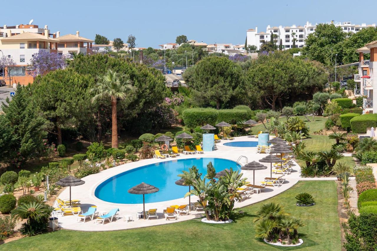 Penthouse with Pool View in Albufeira by Lovelystay