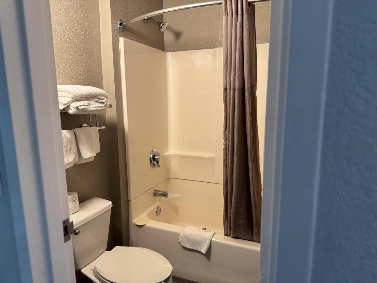 Bahama Motel — photo 16