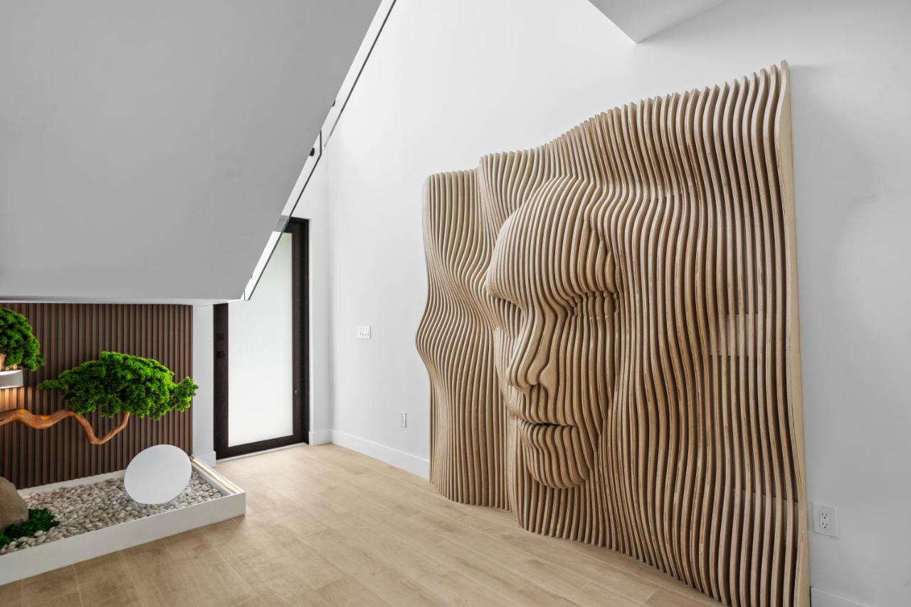 Modern Zen Oasis in Design District Sleeps 16 - 5