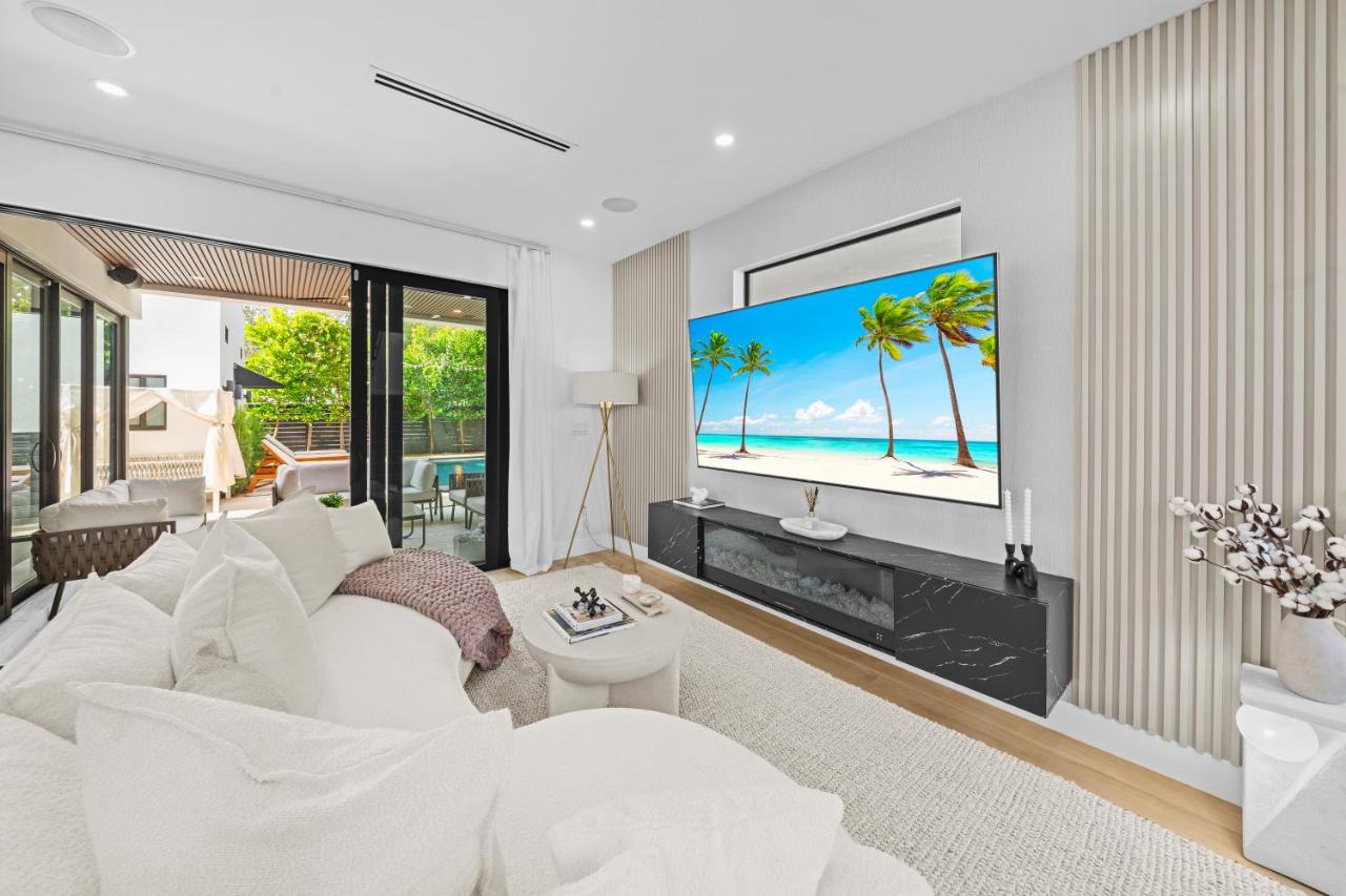 Modern Zen Oasis in Design District Sleeps 16 - 4