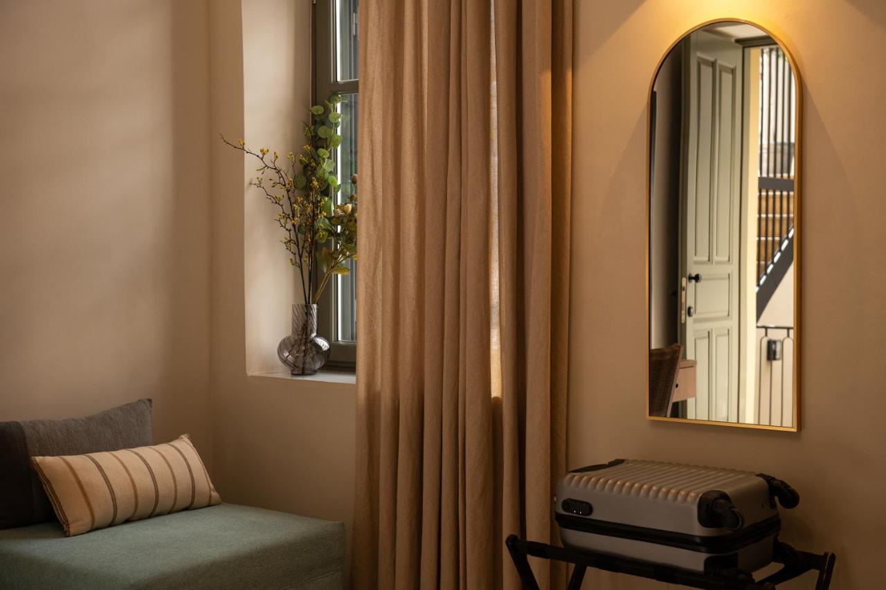 Living Yard Acropolis - 5