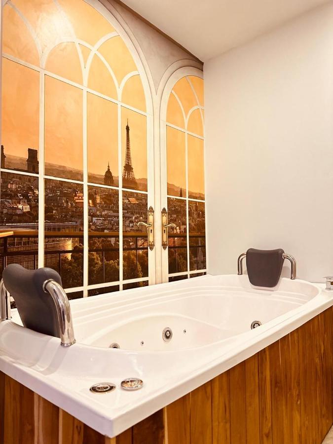 Suite con Jacuzzi Privado en Zona T - 3