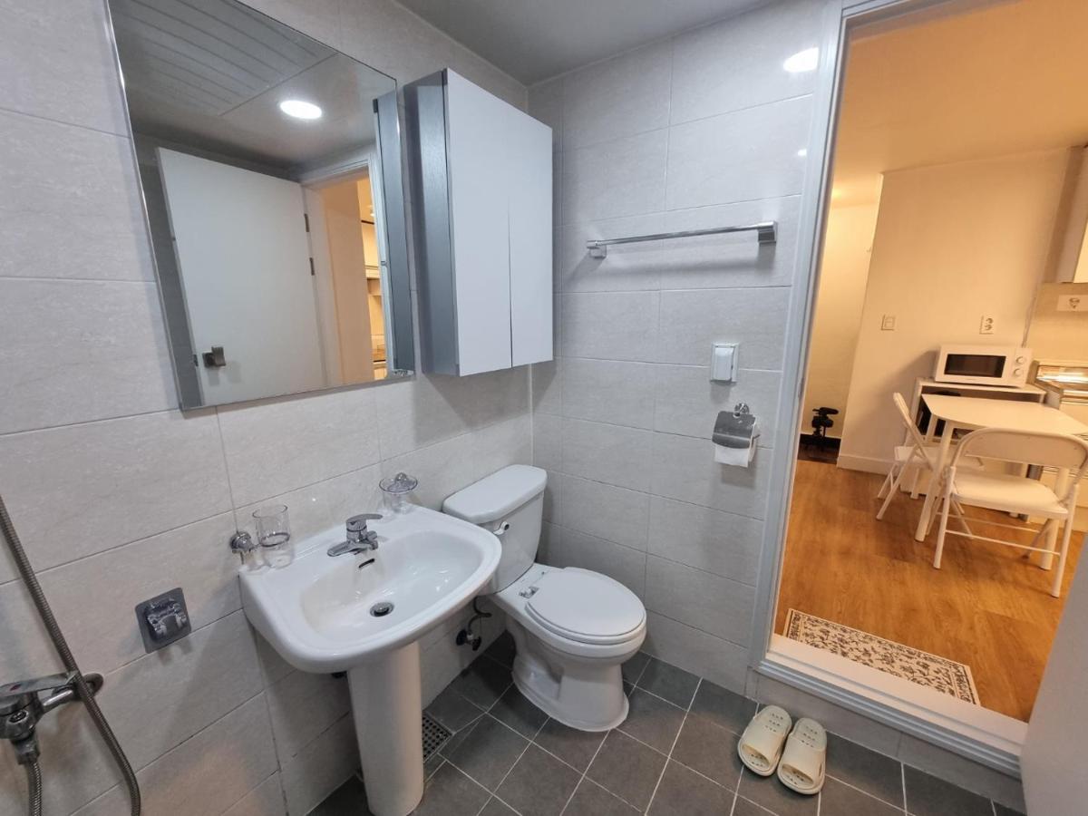 Cheongdam Urban Forest house - 3