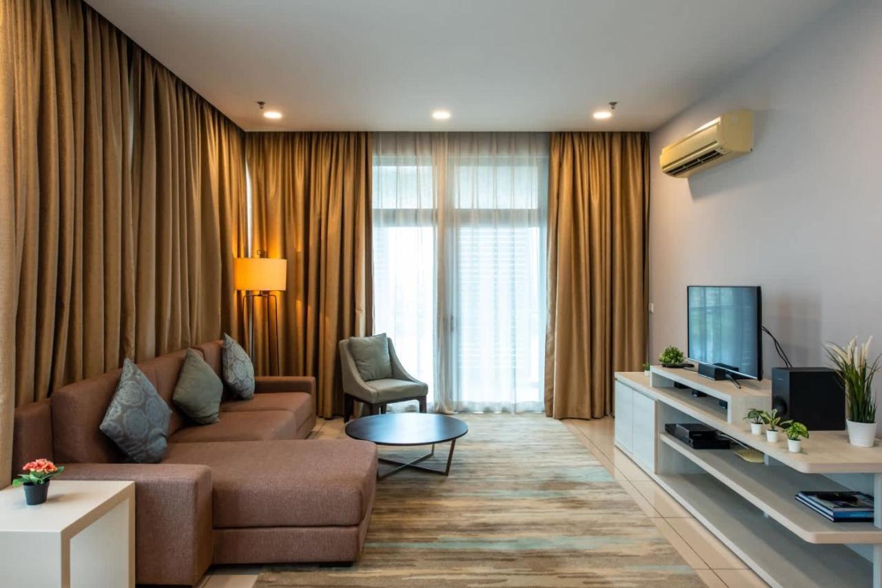 Spacious 3BR Somerset Suite in Puteri Harbour - 2