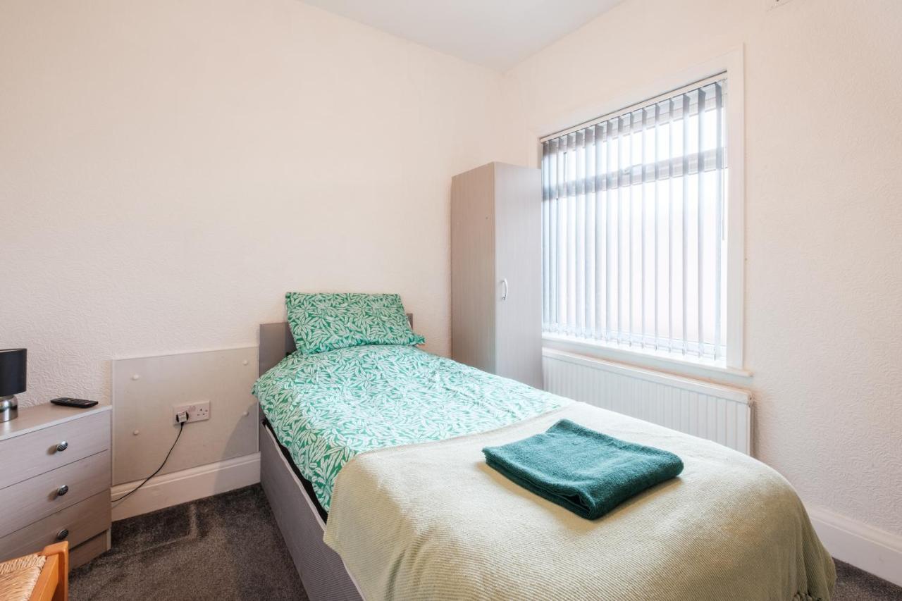Standard Single Room with Shared Bathroom