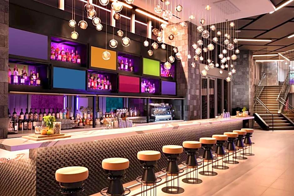 Luxury Condo w Rooftop Pool & Gym - 3