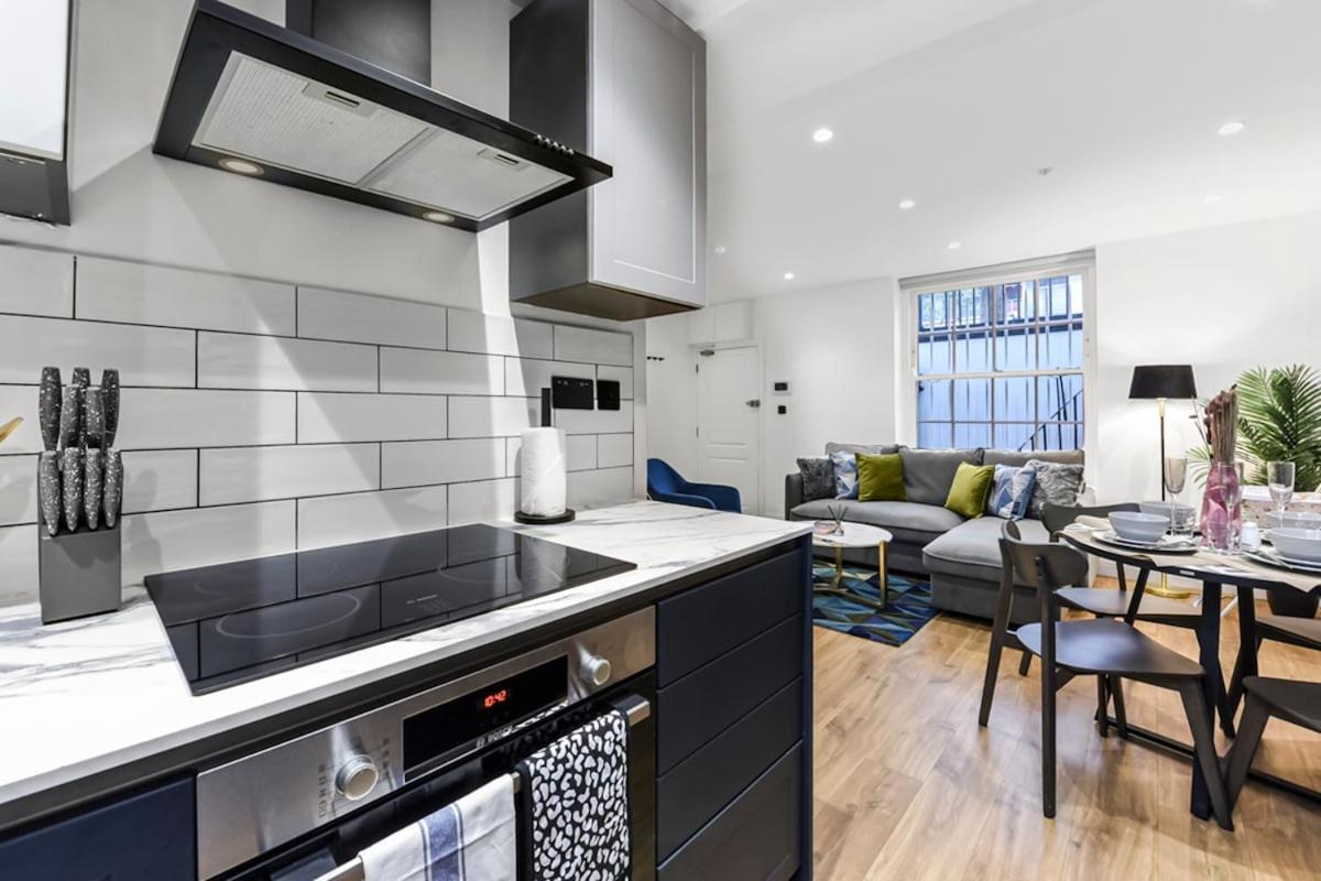 2BR Flat with Chic London Flair - 4
