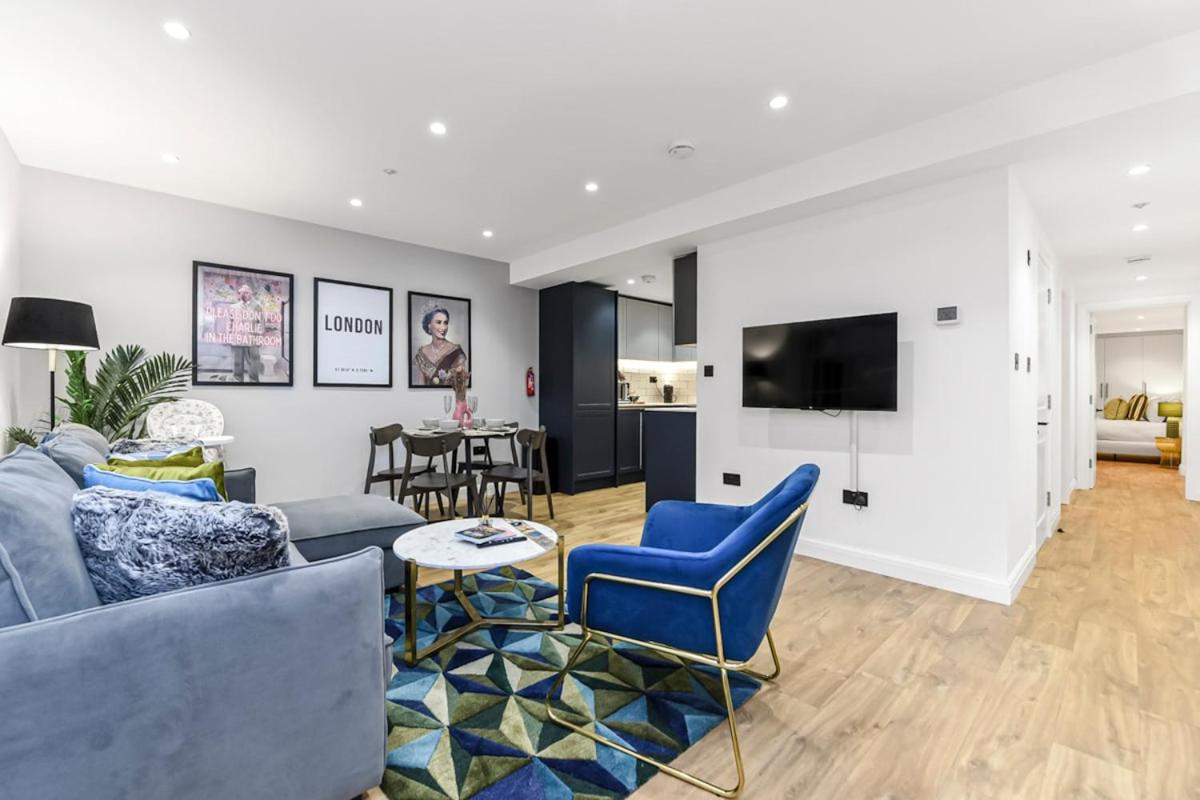 2BR Flat with Chic London Flair - 5