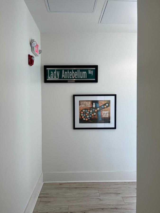 Legends Row by Maddox Hotel - 2