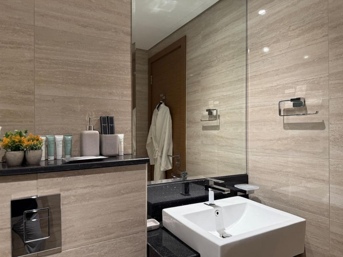 Stylish 2BR - Burj Khalifa - Waterfront View - Fully Furnished - 3