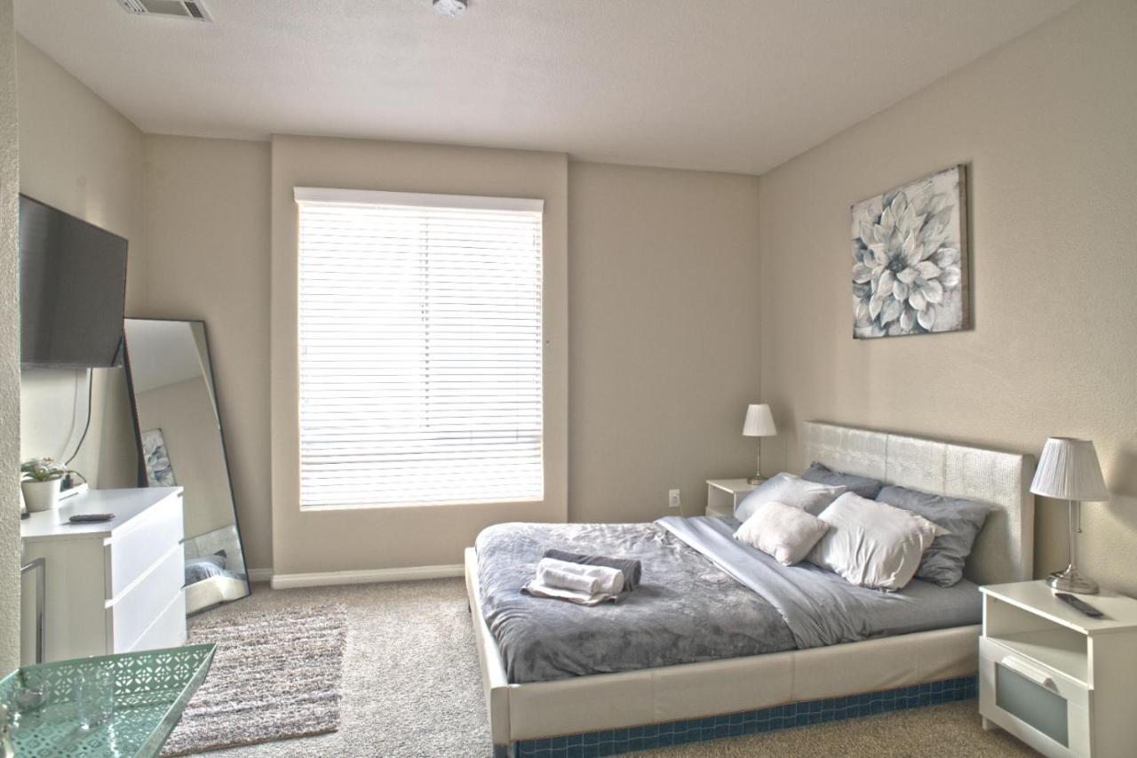 Luxe Homestay In Venice - 4