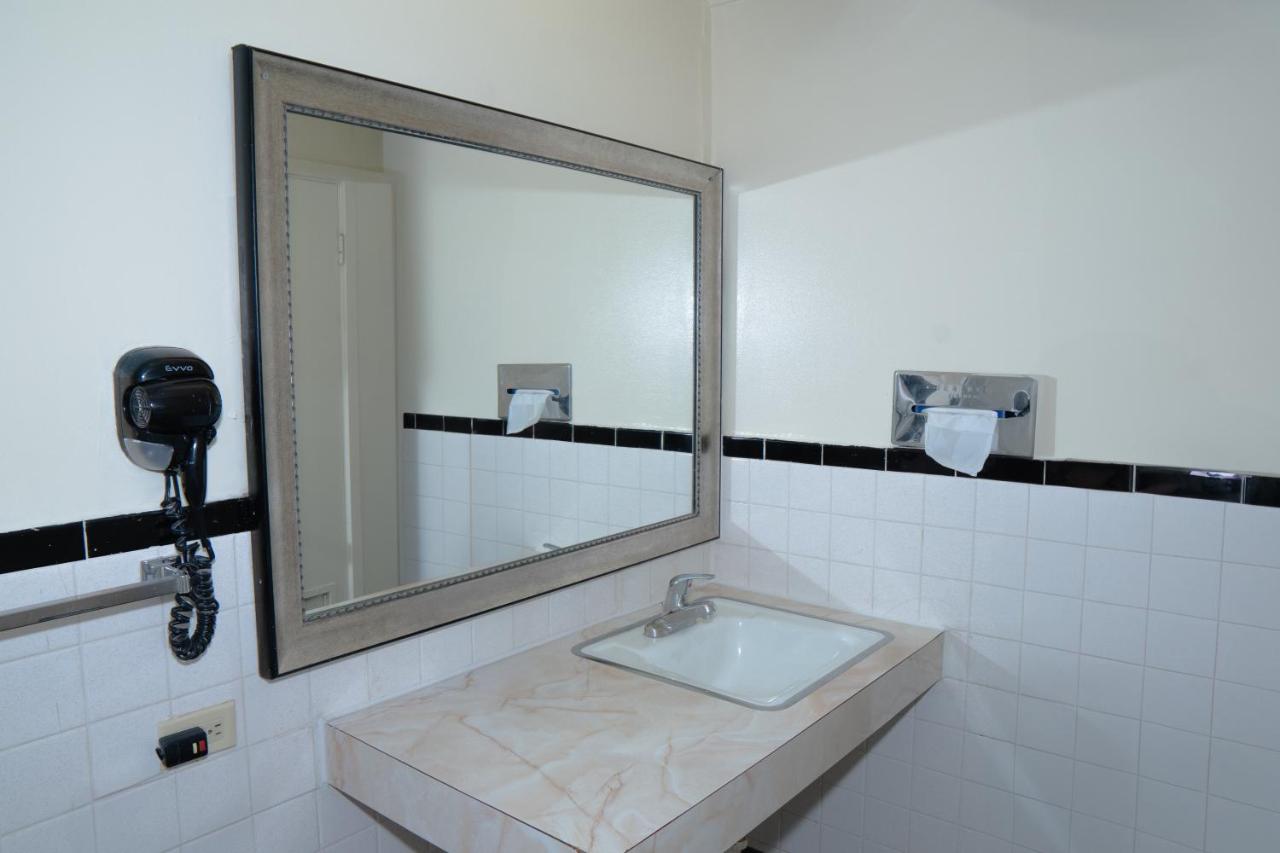 Cozy Inn Motel & Beauty Salon — photo 23