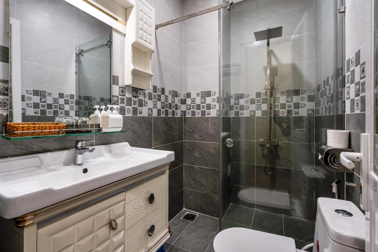 Annie House — quarto