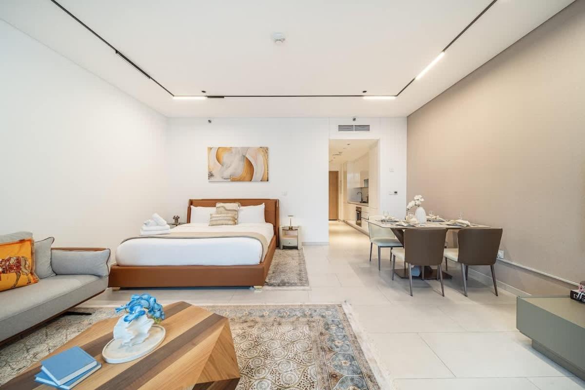 Airstay - Sleek Studio - Burj Khalifa & Pool Views - Monthly Offer Available - 3