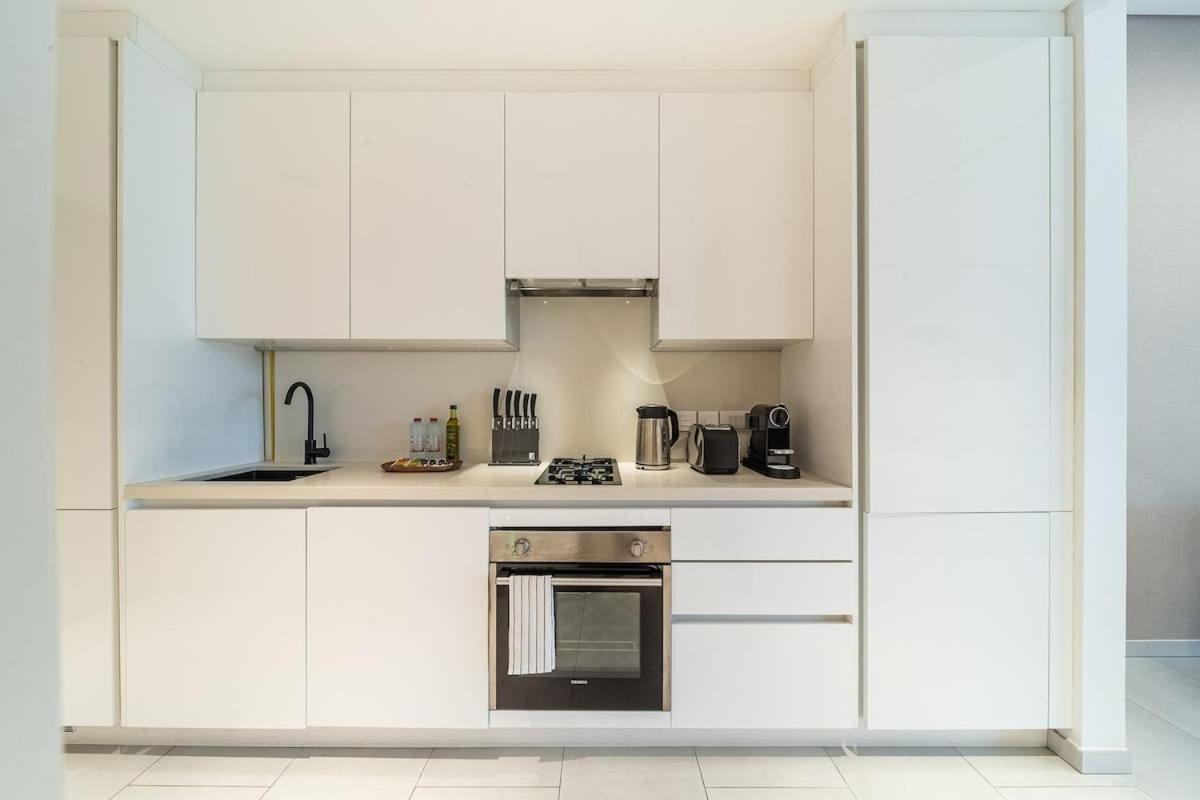 Airstay - Sleek Studio - Burj Khalifa & Pool Views - Monthly Offer Available - 5