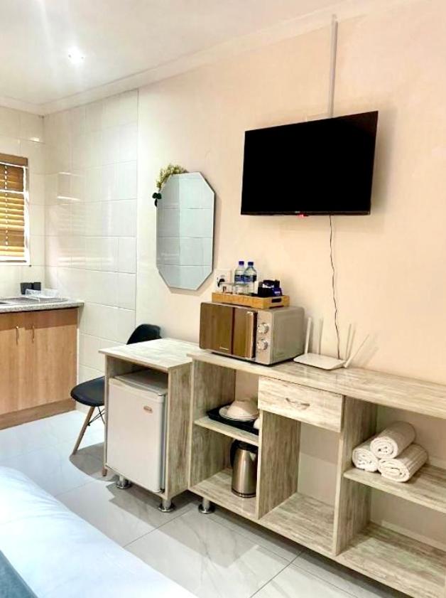 Serena Inn Room 3 - 3