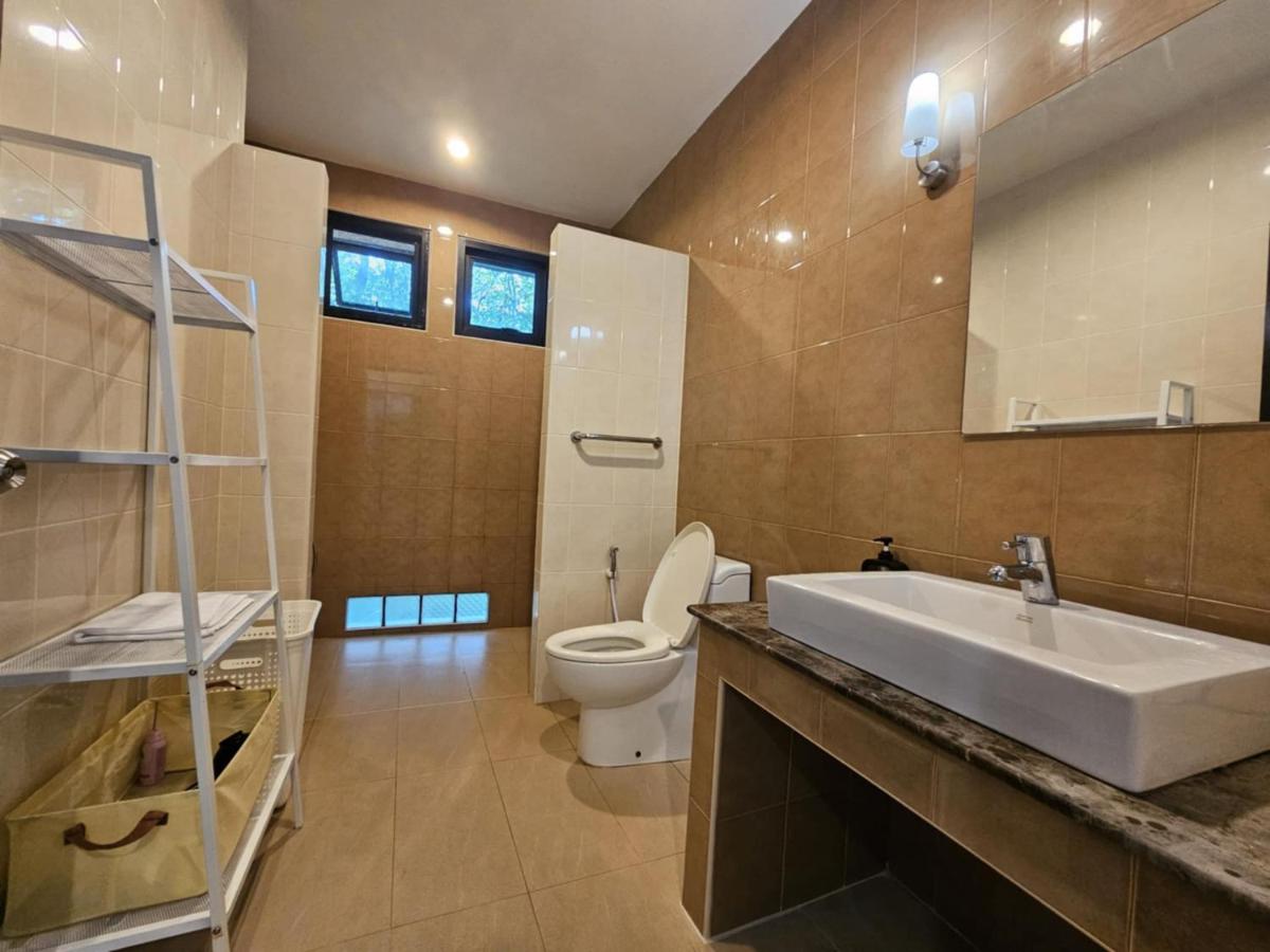 Beachfront villa in Rawai - 4