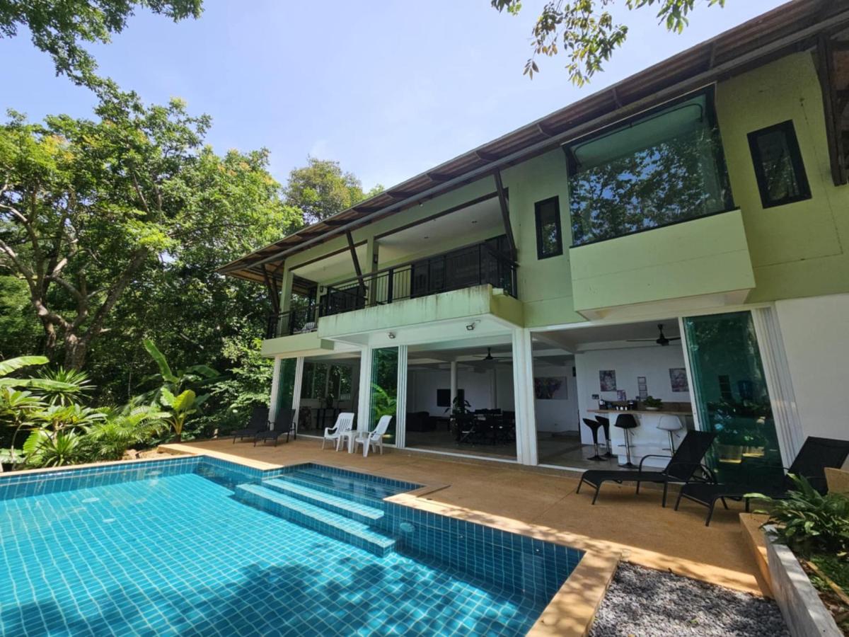 Beachfront villa in Rawai - 2