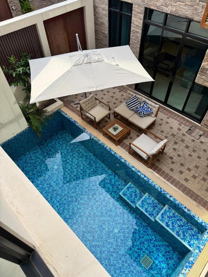 Central BKK Luxuxy Pool Villa 4BR - 4