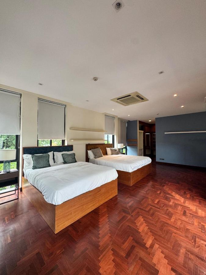 Central BKK Luxuxy Pool Villa 4BR - 2