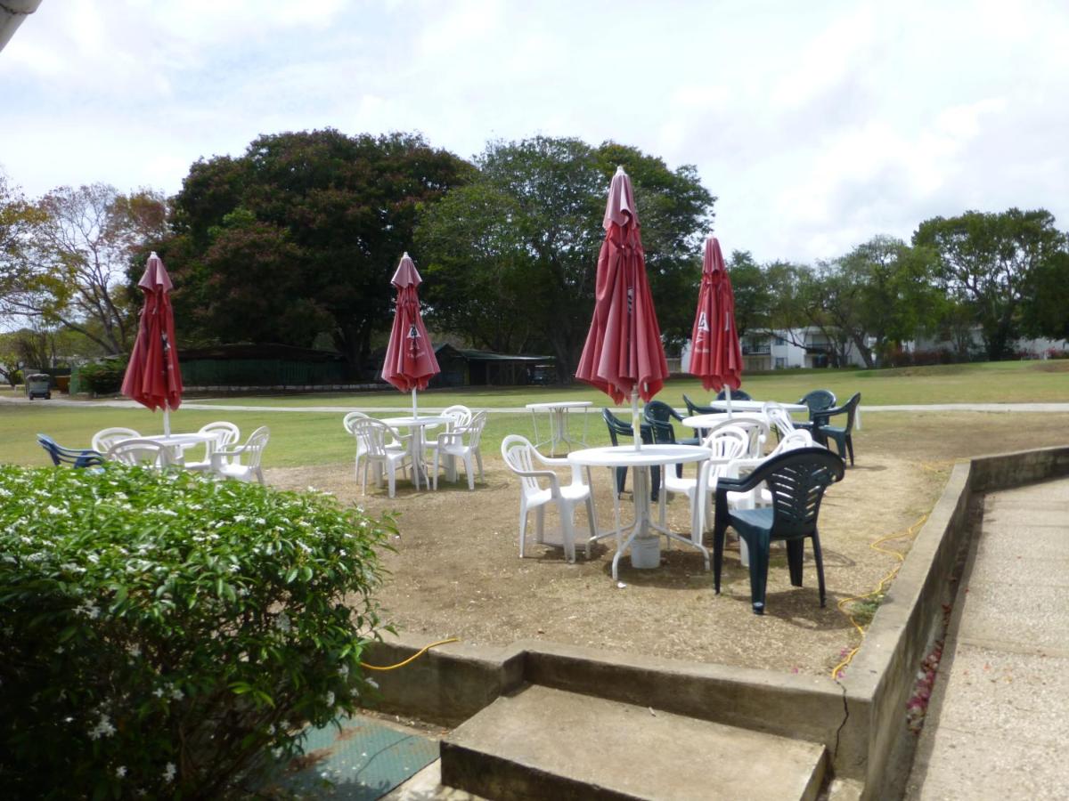 Rockley Golf Club, 2 bed 2 bath Pool, Tennis, Golf, Bar & Restaurant! photo