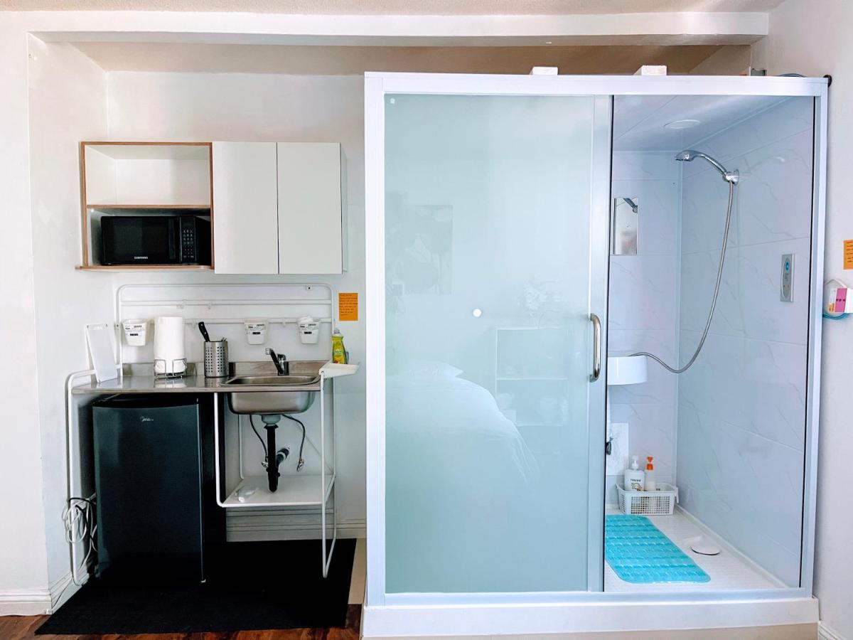 Coastal Comfort Homestay in Santa Monica - 3