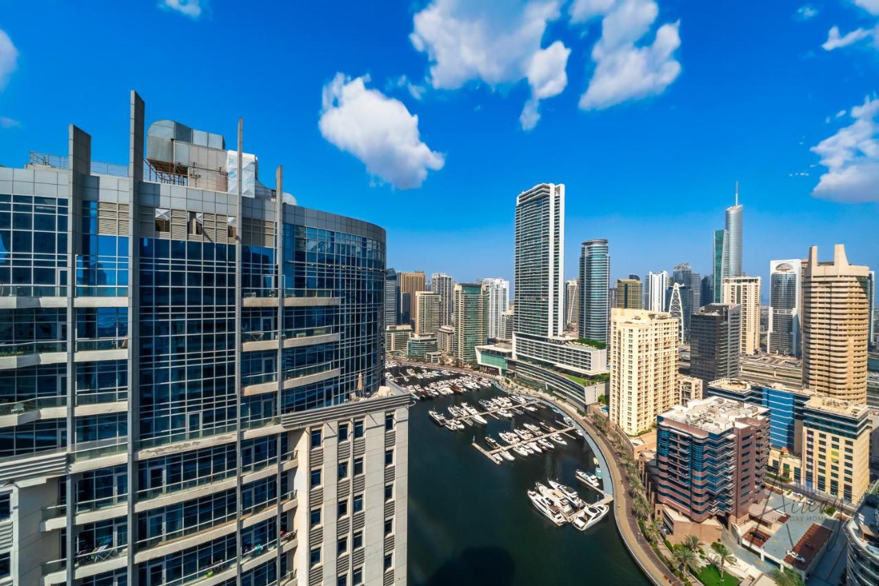 Stunning Views Spacious 3BR Dubai Marina
