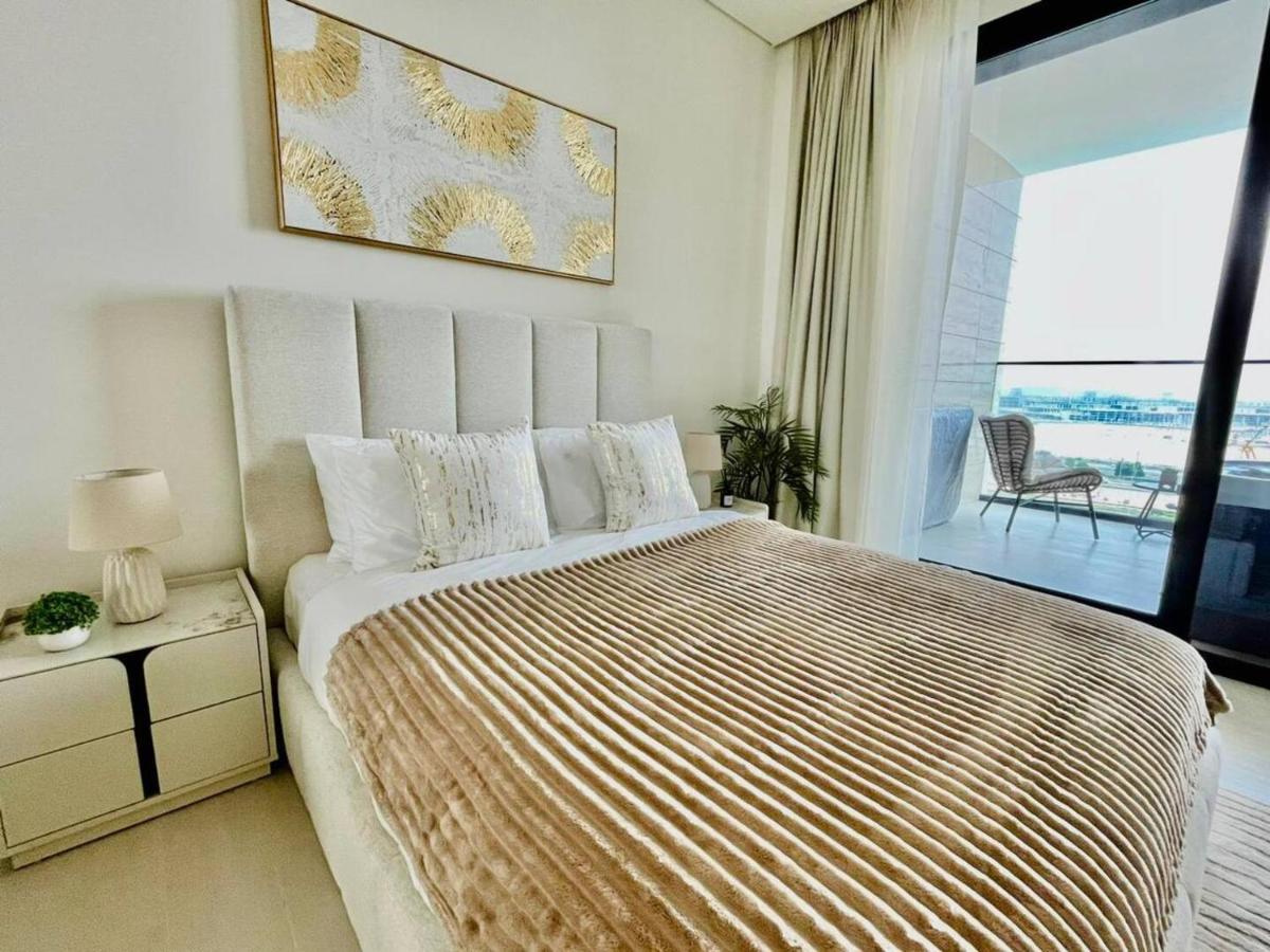 Canal-view Studio Jacuzzi Business Bay - 2